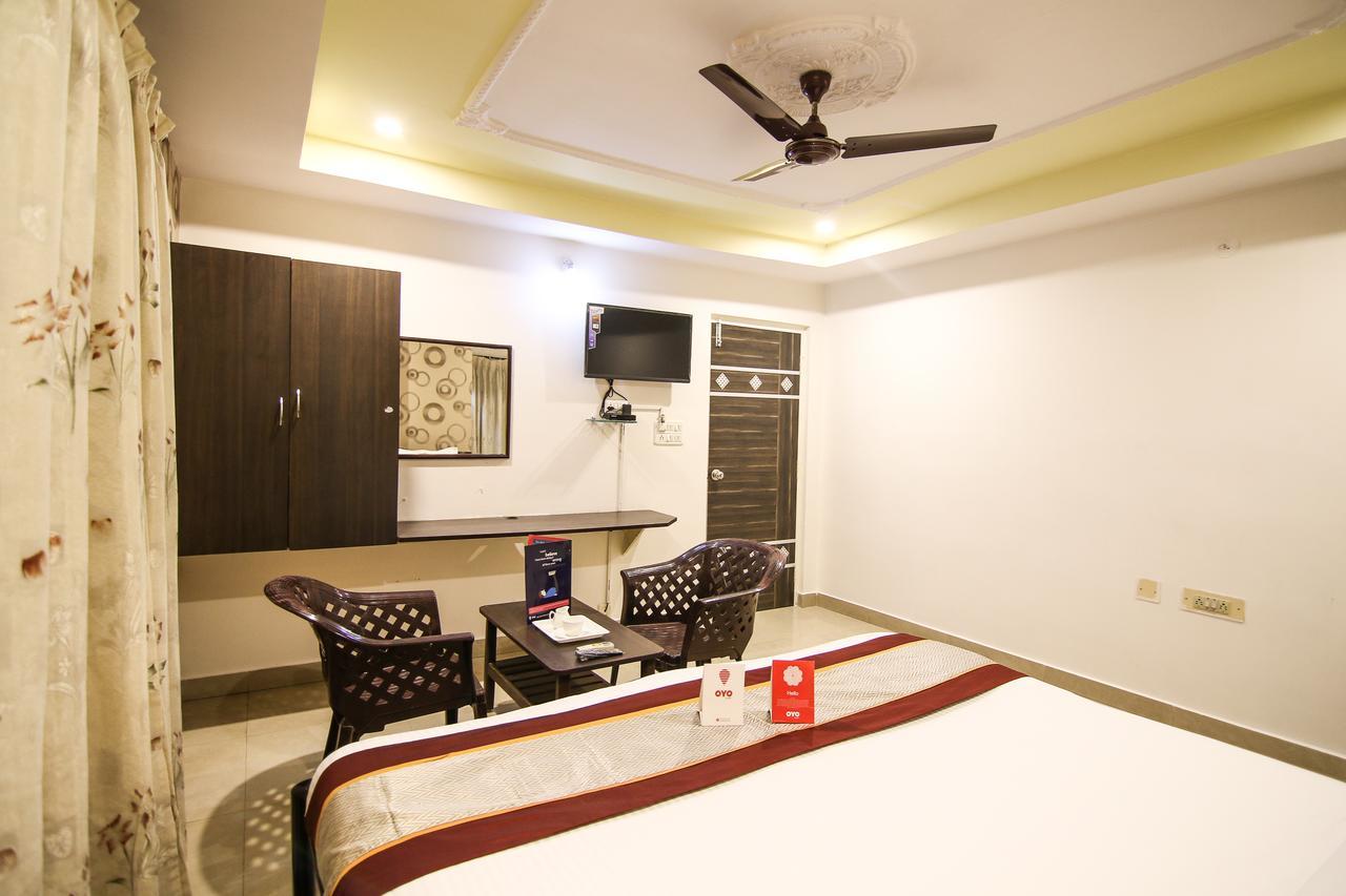 Oyo 9207 Chakri Guest House Visakhapatnam Eksteriør billede
